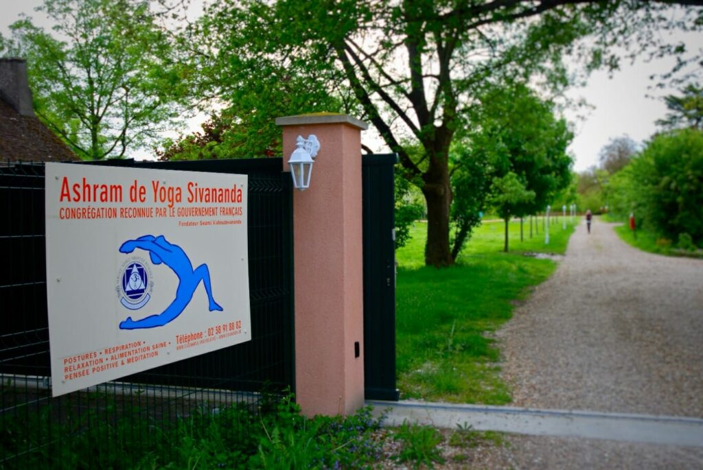 Entrance to the Ashram de Yoga Sivananda in France