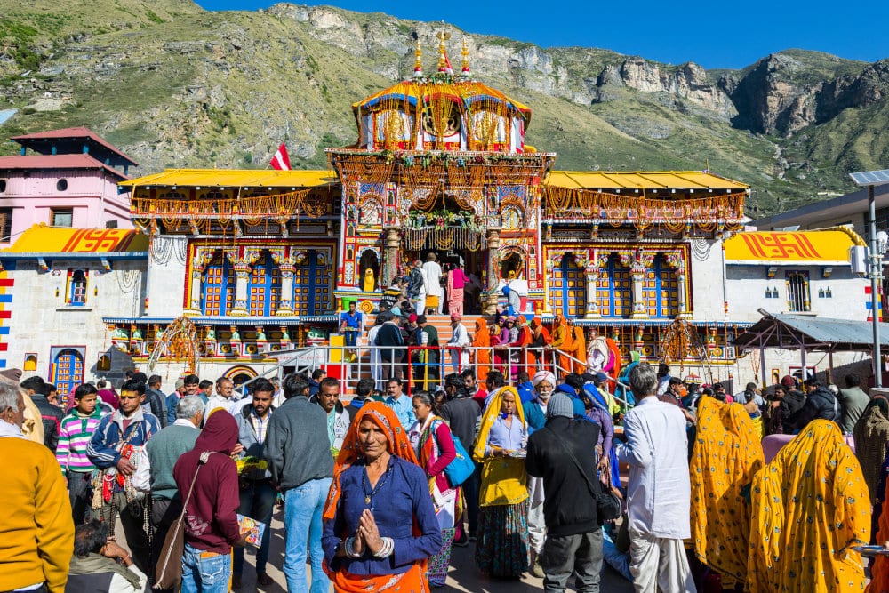 Pilgrims flock to Badrinarayan Temple in Badrinath